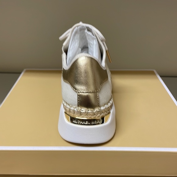 NIB $135 Michael Kors Finch Cream Canvas & Lther Lace Up - Picture 3 of 7